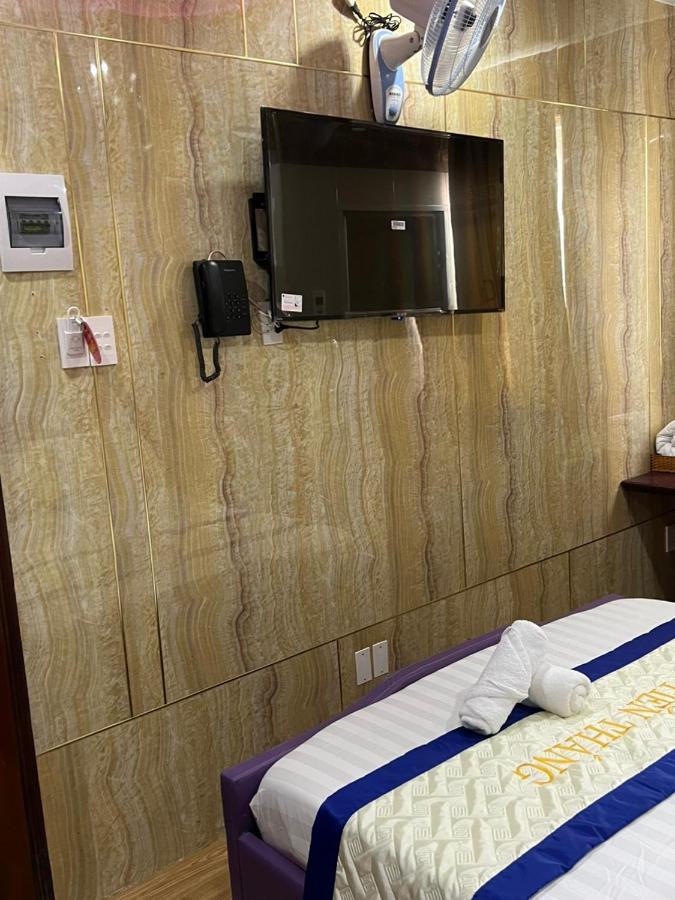 Khách sạn hẻo lánh Khach San Tien Thang *
